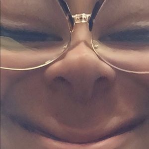 Meet your Posher, Deedee